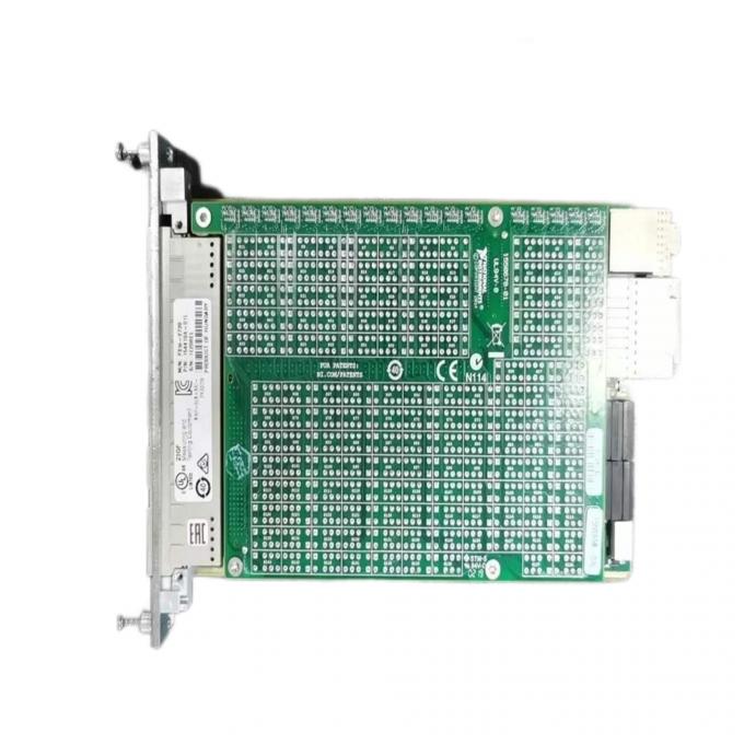 الصكوك الوطنية PXIe-2739 PXI Matrix Switch Module side view