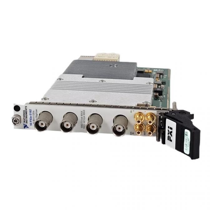 الصكوك الوطنية PXIe-5162 Oscilloscope/Digitizer front view