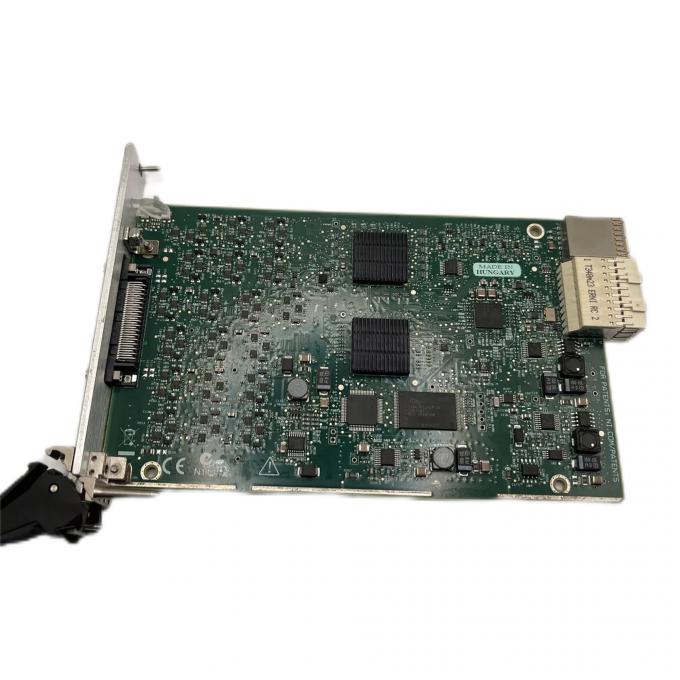 Front view of الصكوك الوطنية PXIe-6535 PXI Digital I/O Module