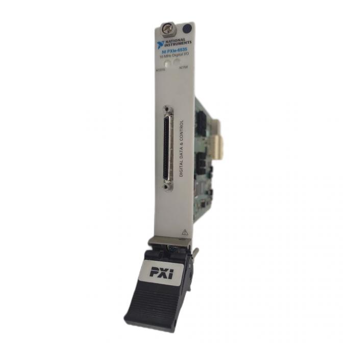Close-up of الصكوك الوطنية PXIe-6535 PXI Digital I/O Module connectors