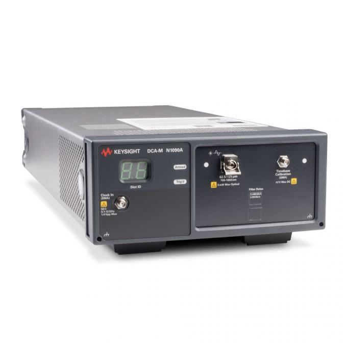 키사이트 N1090A DCA-M Optical Waveform Analyzer close-up view